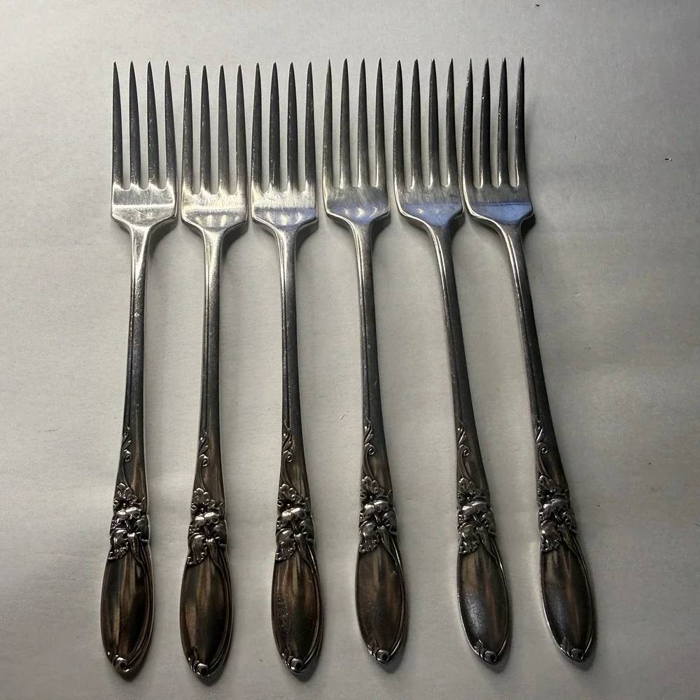 6 Community Oneida White Orchid Silver Plate 7-1/4